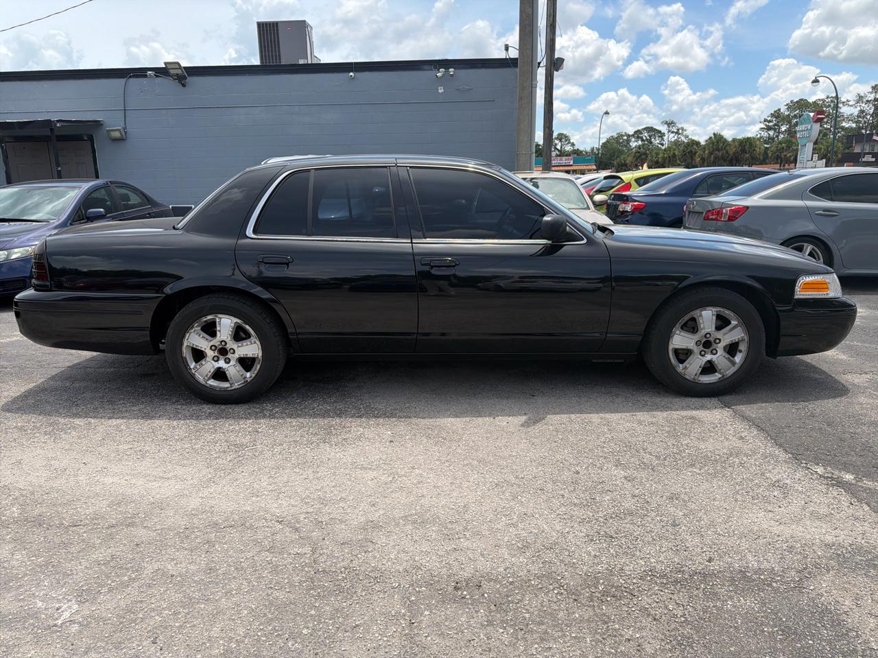 ford crown victoria 2004 2FAFP74W54X185074 image ford crown victoria 2004 2FAFP74W54X185074 image